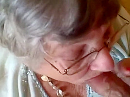 Grandma Gives a Lipstick Blowjob