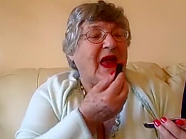 Grandma Gives a Lipstick Blowjob