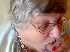 Grandma Gives a Lipstick Blowjob