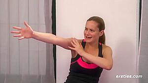 Heiber Vierer Mit Frauen In Einer Ol-wrestling-orgie