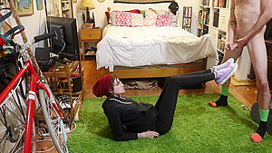 Hipster Girl Sucks Cock In Converse Sneakers