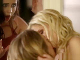 Horny Lesbians Licking