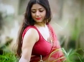 Hot Bengali girl with Massive Figure