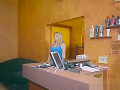 Hot Dykes Do Muffdiving In A Tanning Spa