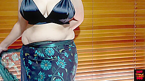 Hot Indian Wife Draping Sexy Saree And Sleeveless Blouse - Arousing And Erotic - Boobs Play