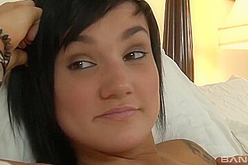 Hot Lesbian Milf Searches For Pleasure Spots In Stea