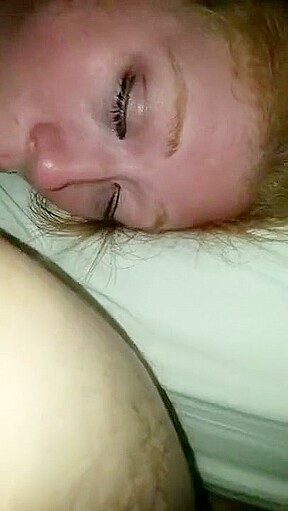 Hotel deep throat with tiny redhead