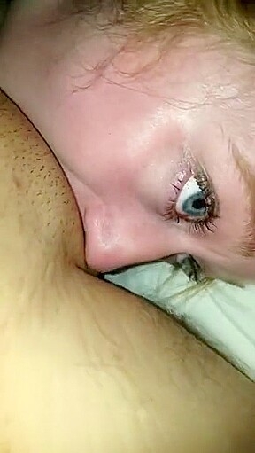 Hotel deep throat with tiny redhead