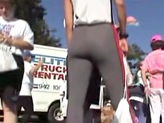 Hottest round ass of amateur sports woman on 04b