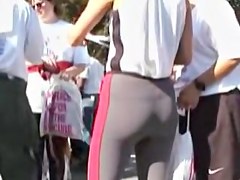 Hottest round ass of amateur sports woman on 04b