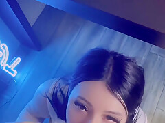 I Am Peachgardens - Blowjob From Stepsister Under The T
