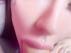 I Am Peachgardens - Blowjob From Stepsister Under The T