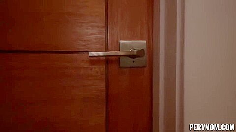I Make Her Rich, She Makes Me Cum - Lilly James
