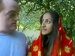 Indian Slut In Sari Sucks Meaty Boner While Getting Her Wet Starved Cunt Banged