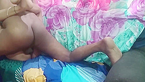 Indian Stepsister Ki Gand Mein Chudai Hindi