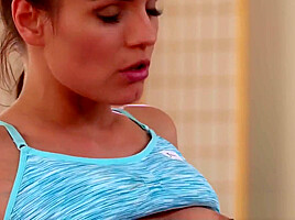 Interracial lesbo babes scissoring after yoga