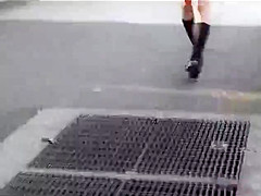 JAPANESE GIRLS LIKE TO TAKE AIR BATHS2