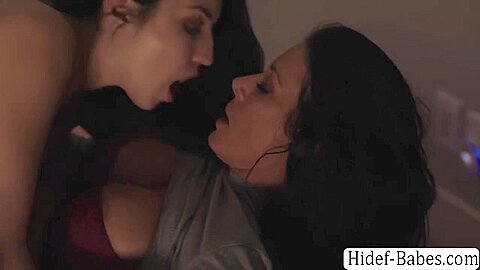 Jade Baker In White Stepdaughter Gets Pussy Licked By Milf