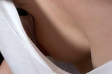 Japanese teen 18+ amateur downblouse nip slip