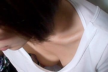 Japanese teen 18+ amateur downblouse nip slip
