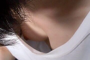 Japanese teen 18+ amateur downblouse nip slip