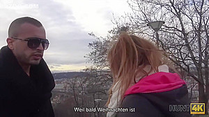 Jenifer Red Spreizt Ihre Beine Und Wird Gegen Geld Verschraubt