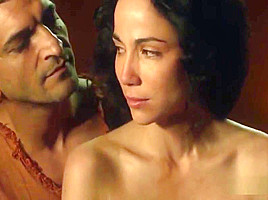 Karina Testa and Joana Barrios in Odysseus - s01e03