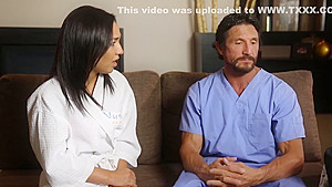 Kinky gynecologist fulfills his fantasy with the masseuse