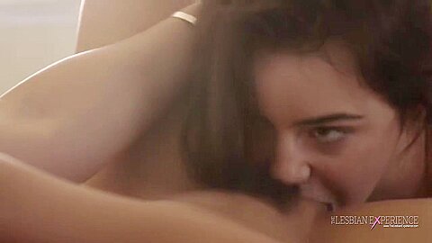 Kylie Quinn, Sara Luvv - A Spontaneous Meeting Has A