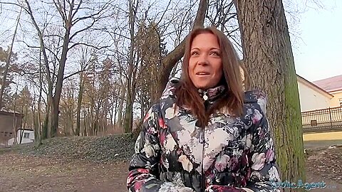 Lady Blowing And Rides Prick In The Car
