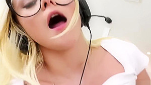Latina girlfriend plays games and fucks