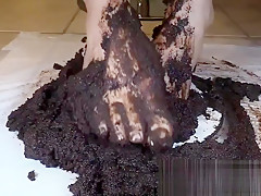 Lelu Love-Lick Messy Chocolate Cake Off My Feet JOE