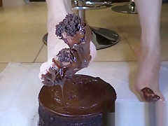Lelu Love-Lick Messy Chocolate Cake Off My Feet JOE