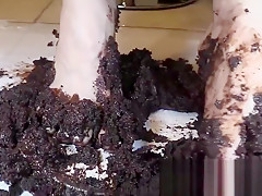 Lelu Love-Lick Messy Chocolate Cake Off My Feet JOE