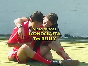 Lockerroom threesome - The French Connection