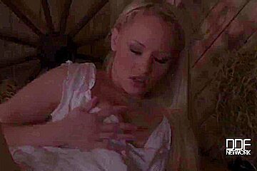 Lola Taylor Barefoot Seductress