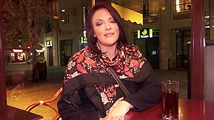 Louisa La Belle Secretaire Suce Step son Patron