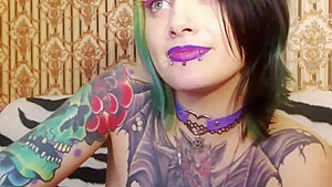 MIJN SCHOONZUS HEEFT GEILE TATTOOS BLOWJOB BIZARRE PUNK PIERCED