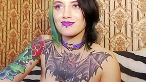 MIJN SCHOONZUS HEEFT GEILE TATTOOS BLOWJOB BIZARRE PUNK PIERCED