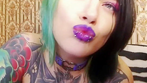 MIJN SCHOONZUS HEEFT GEILE TATTOOS BLOWJOB BIZARRE PUNK PIERCED