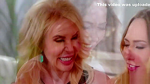 MILF Erica Lauren licks Carter Cruise wet pussy so sweet