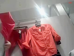 MILF in changing room