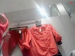MILF in changing room