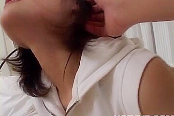 Mako Takeda sweet porn play on her hairy vagina