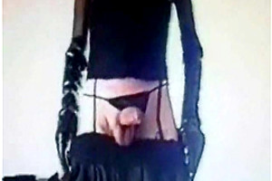 Mature whore jerking