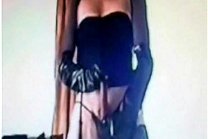 Mature whore jerking