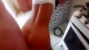 Me Aproveitando Da Minha Prima Na Cozinha 5 Min