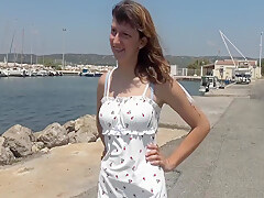Me Ny, Coquine, Aime La Baise En Pleine Nature 15 Min