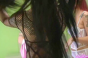 MeliDeluxe - Geiler 3er mit 18jahrigen Fickstuck