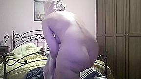 My wife is naked after a shower from behind